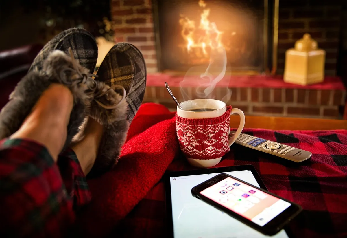 How to Keep Your Home Office Warm in Winter Without High Heating Bills